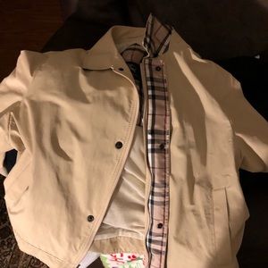 Burberry windbreaker/Rain coat